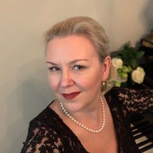 Meet your Posher, Lara